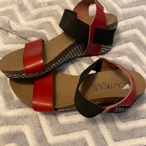 Size 9 Corkys Boutique Wedges